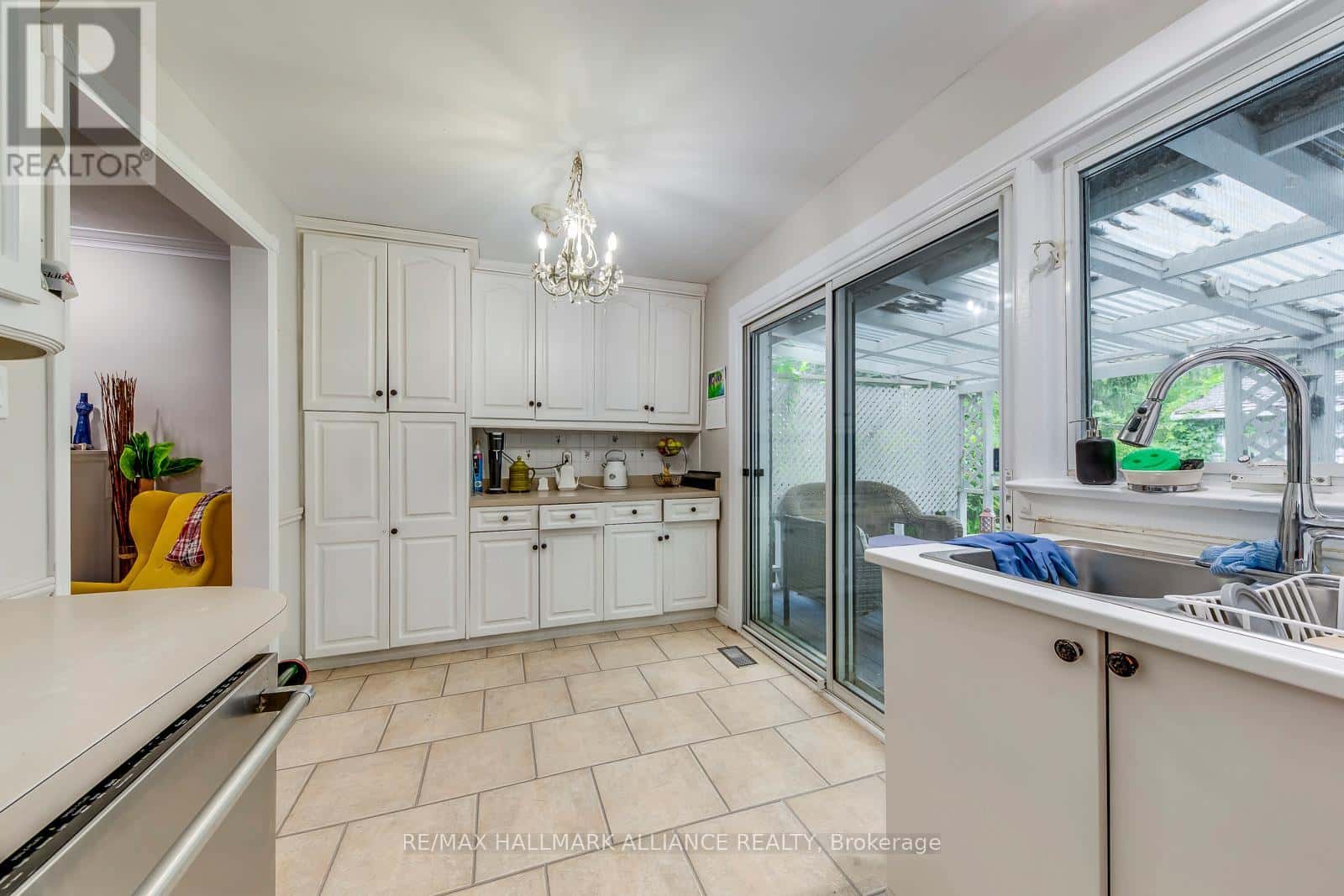 463 DRUMMOND ROAD — Oakville (MO Morrison), Ontario - Photo 3 of 86