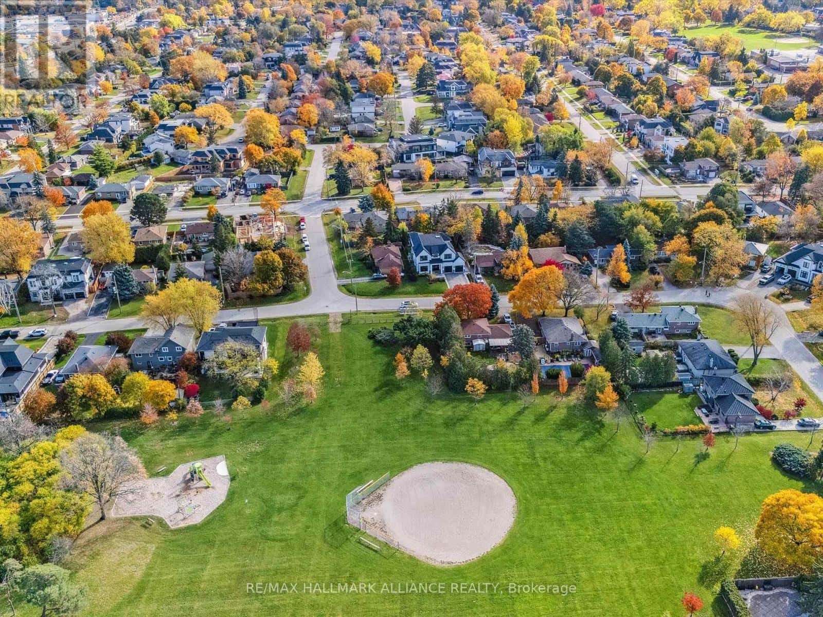 2074 SEABROOK DRIVE — Oakville (WO West), Ontario - Photo 5 of 100