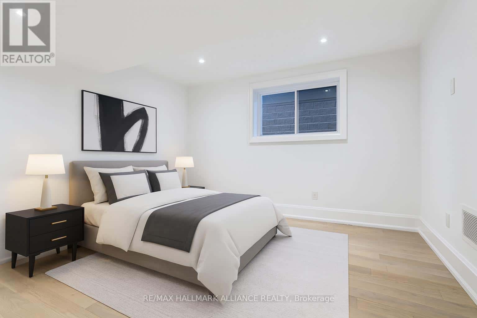 2074 SEABROOK DRIVE — Oakville (WO West), Ontario - Photo 3 of 100