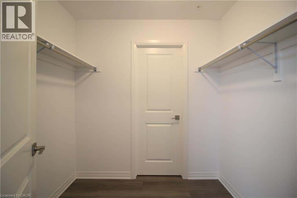 Waterdown — Waterdown - Photo 3 of 22