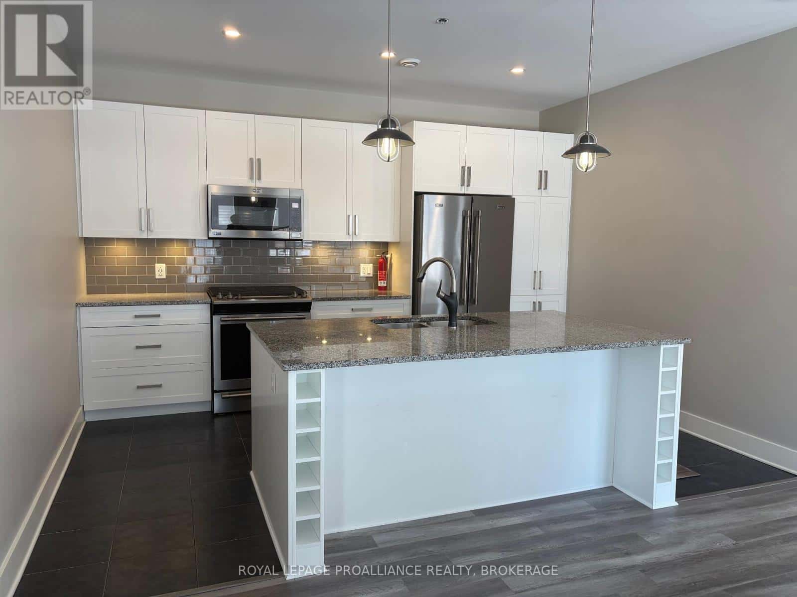 Gananoque — Gananoque - Photo 3 of 13