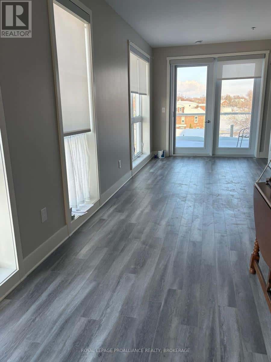 Gananoque — Gananoque - Photo 2 of 13