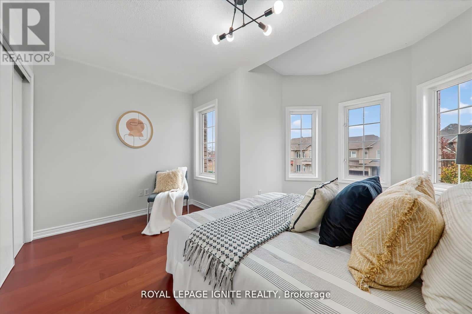 Toronto (Rouge) — Toronto (Rouge) - Photo 2 of 34