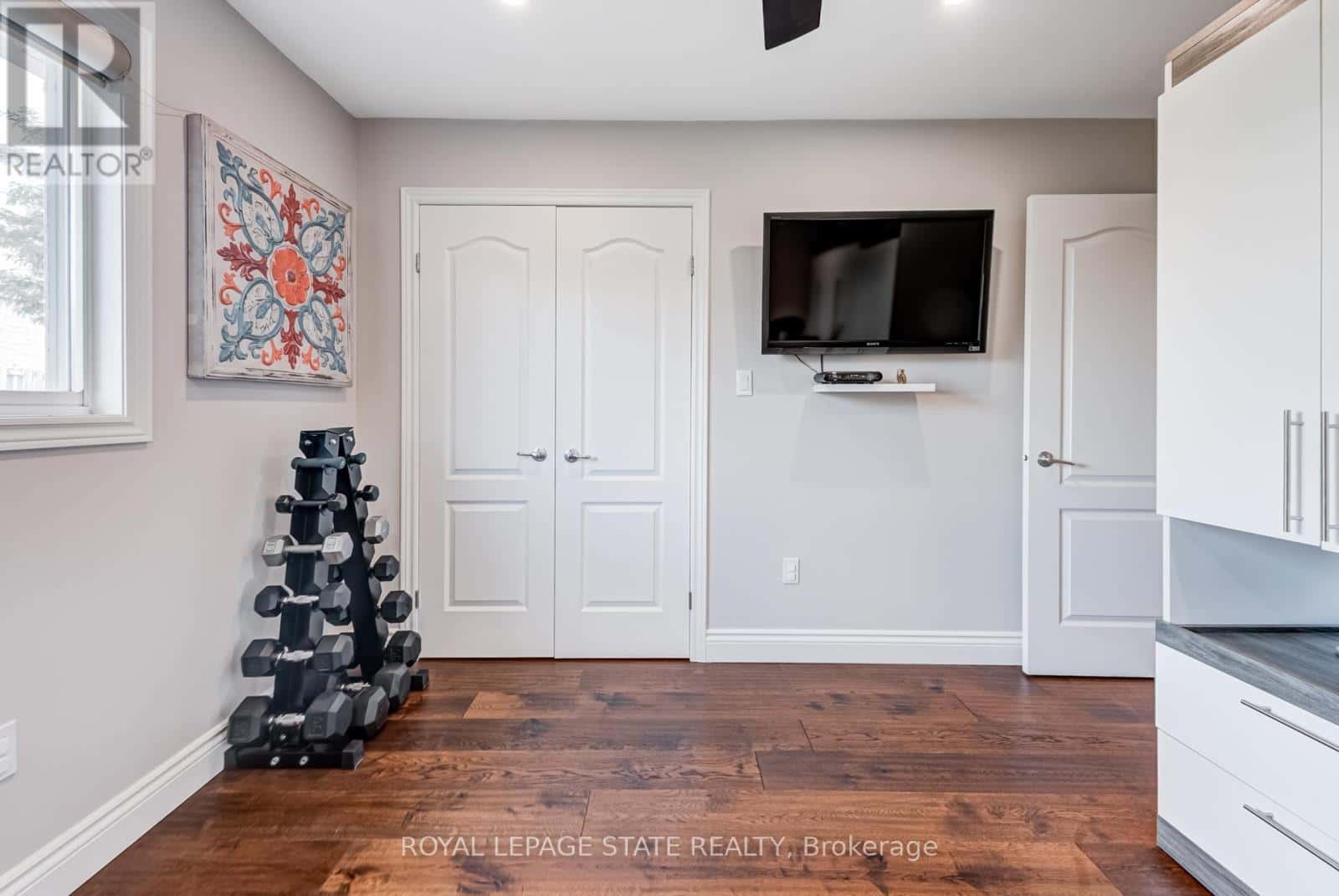 Hamilton (Ancaster) — Hamilton (Ancaster) - Photo 5 of 50