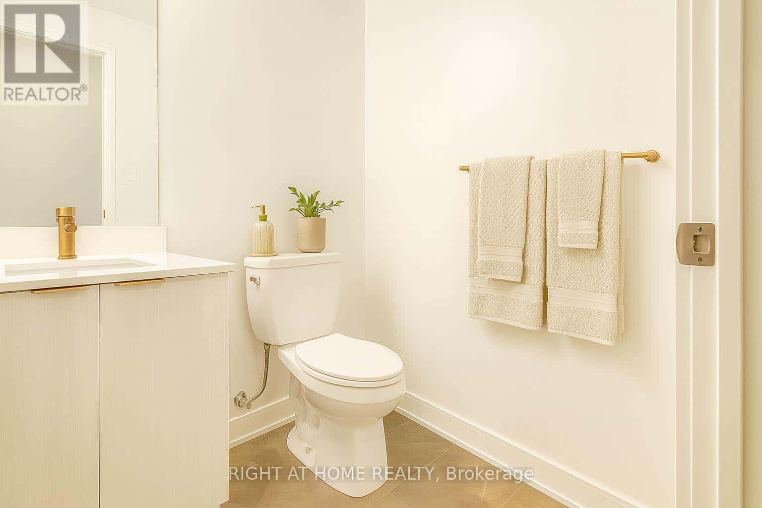 Newmarket (Huron Heights-Leslie Valley) — Newmarket (Huron Heights-Leslie Valley) - Photo 5 of 18