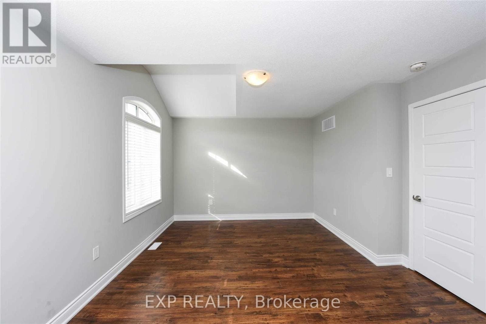 249 HINTON TERRACE — Milton (FO Ford) - Main photo