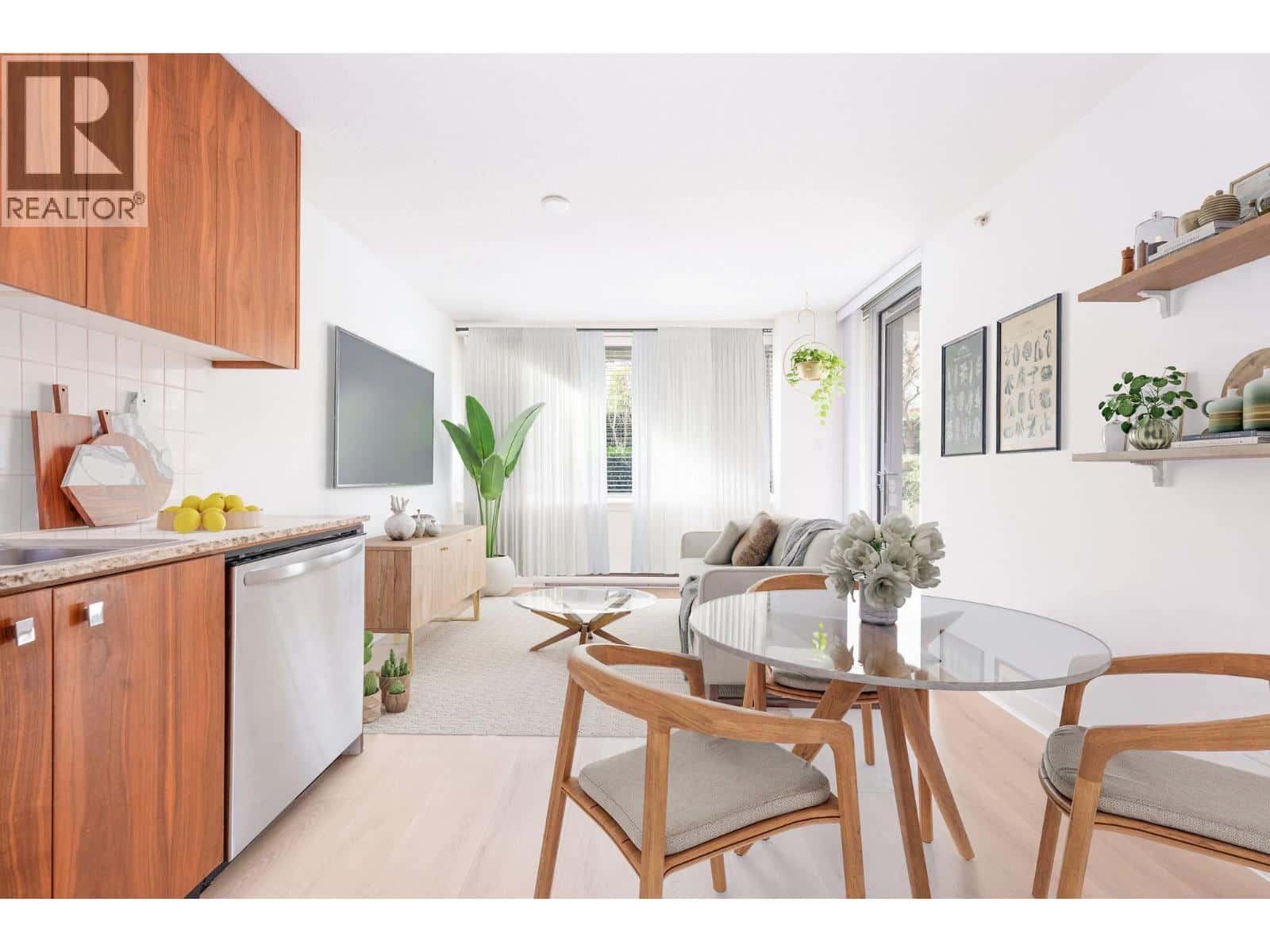 Vancouver — Vancouver - Photo 2 of 38