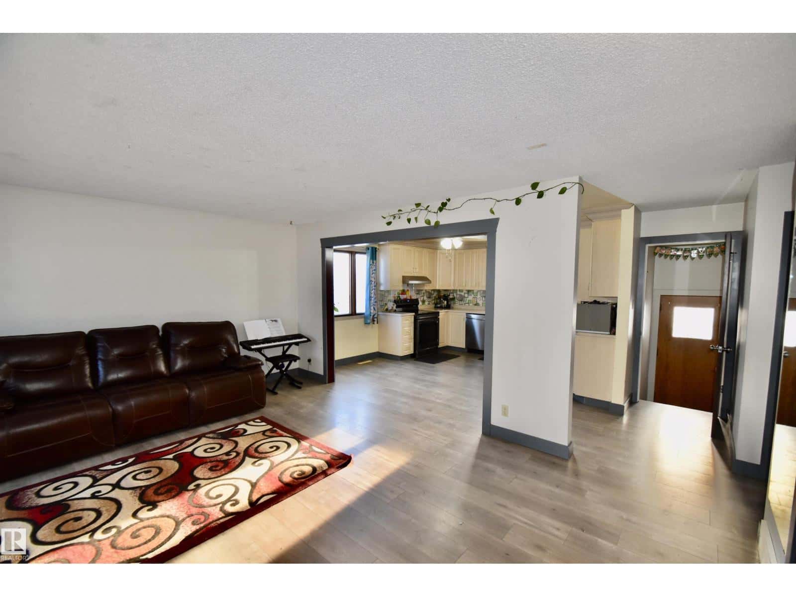 St. Paul Town — St. Paul Town - Photo 4 of 23