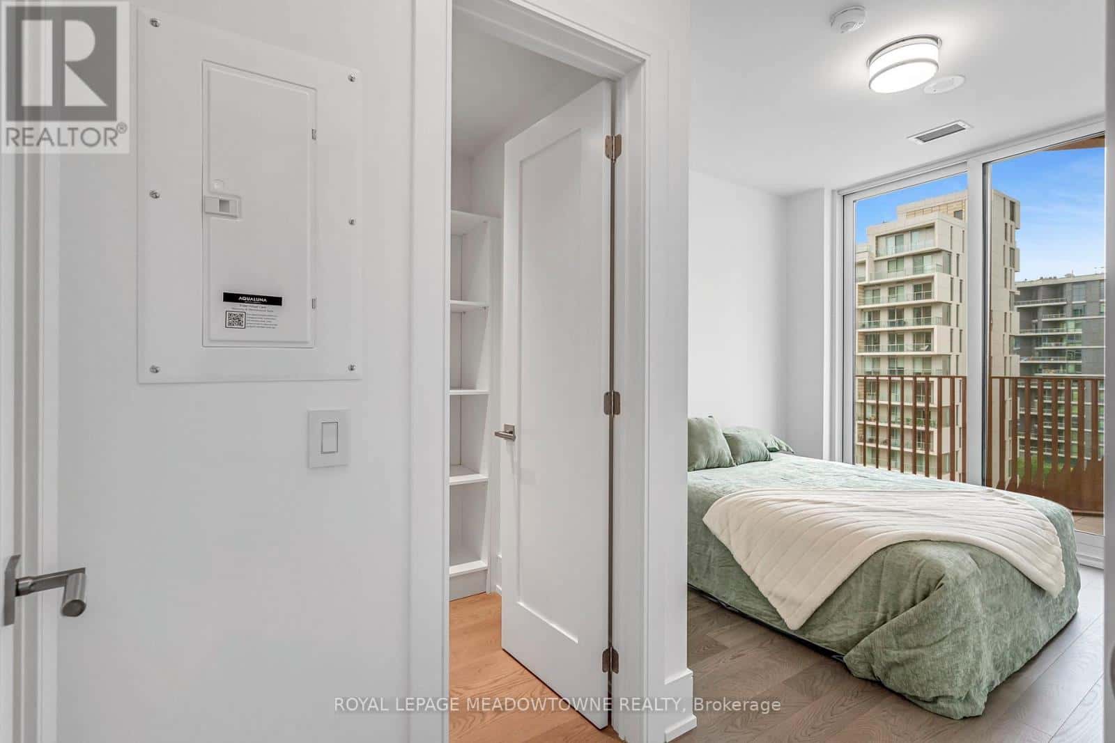 Toronto (Waterfront Communities) — Toronto (Waterfront Communities) - Photo 3 of 50