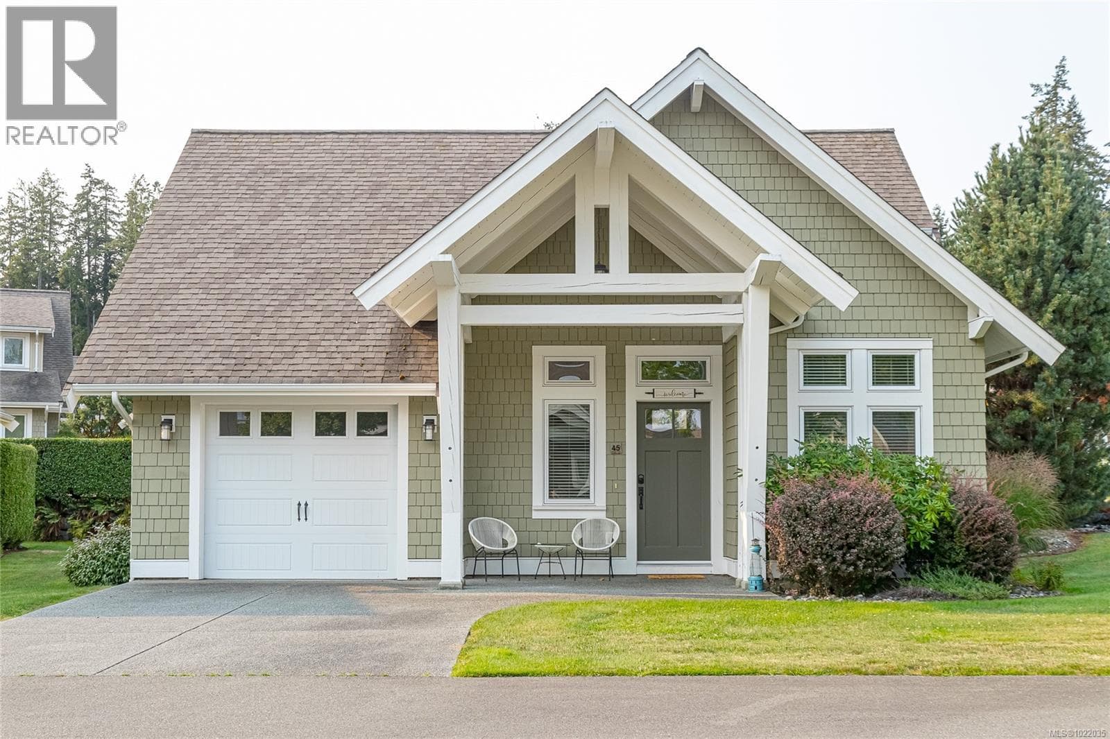 Qualicum Beach — Qualicum Beach - Main photo