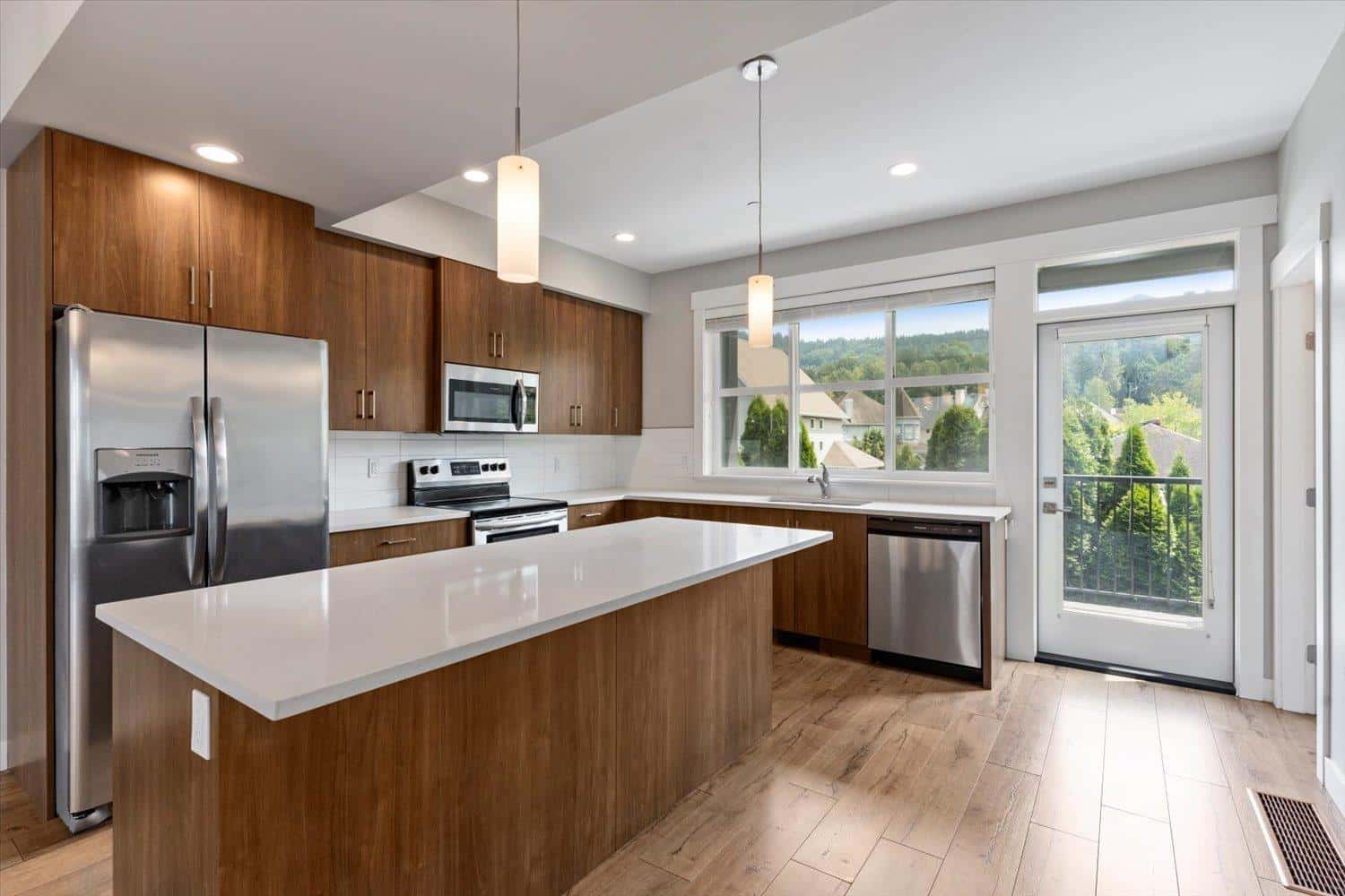 Chilliwack — Chilliwack - Photo 2 of 28