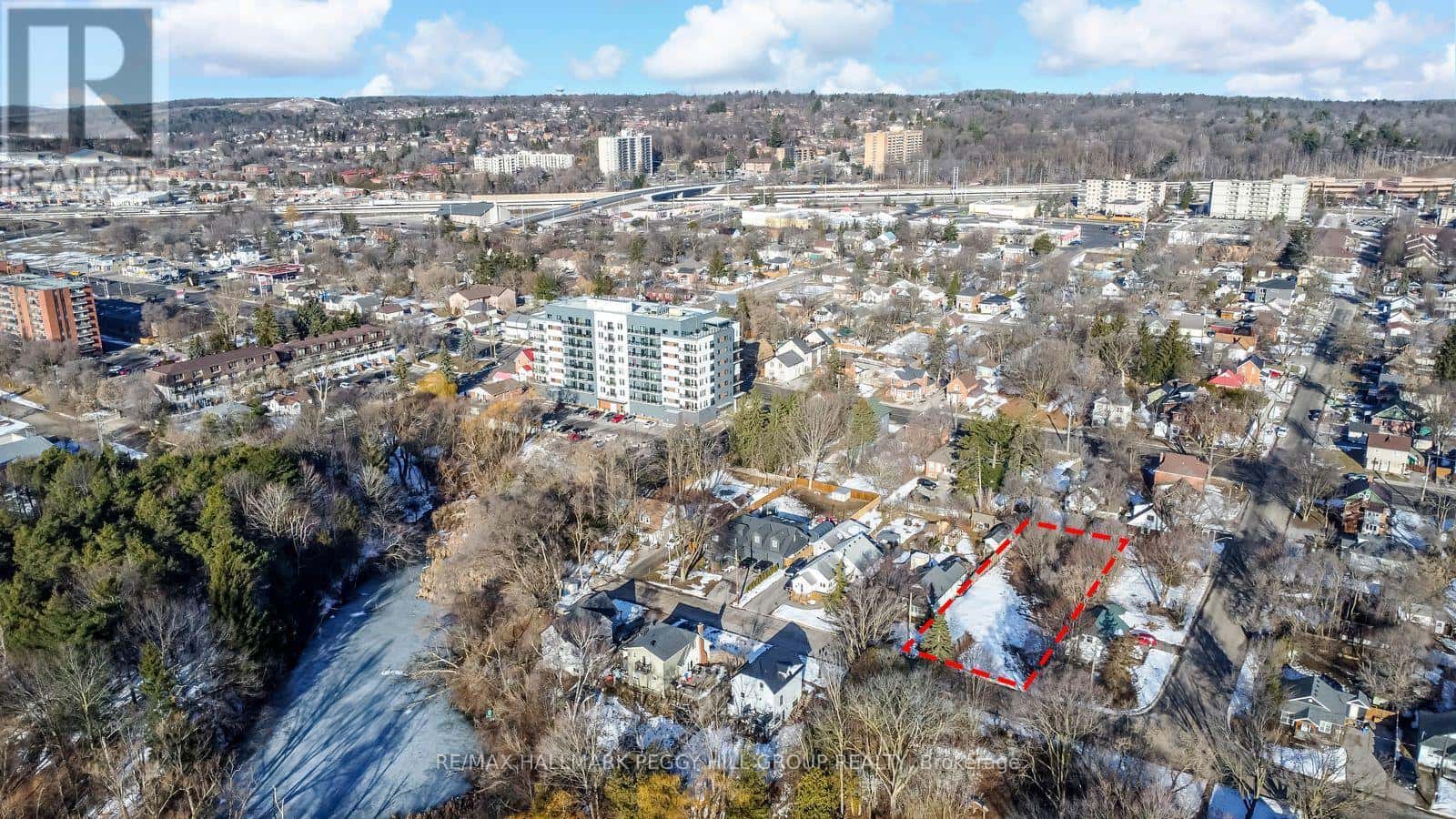 Barrie (Queen's Park) — Barrie (Queen's Park) - Photo 2 of 4