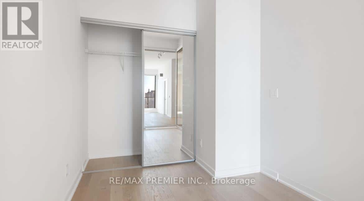 PH 08 - 1928 LAKE SHORE BOULEVARD — Toronto (South Parkdale) - Photo 3 of 37