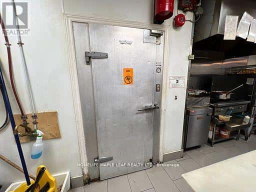 Brampton (Brampton East Industrial) — Brampton (Brampton East Industrial) - Photo 4 of 17