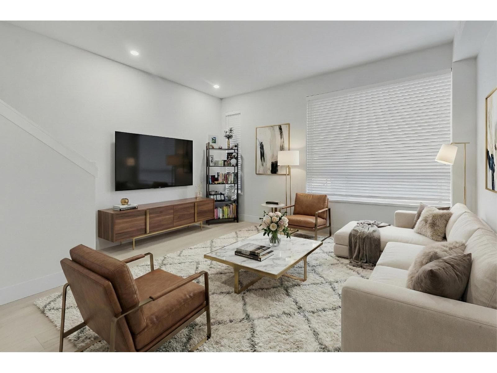 Abbotsford — Abbotsford - Main photo