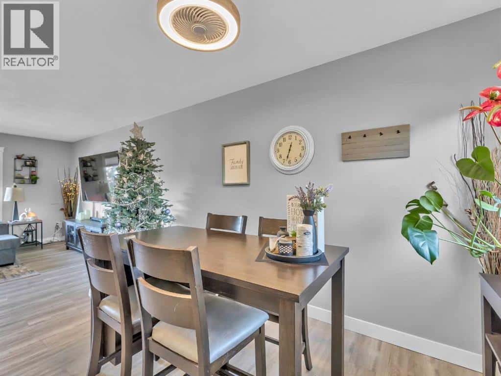 Medicine Hat — Medicine Hat - Photo 2 of 50