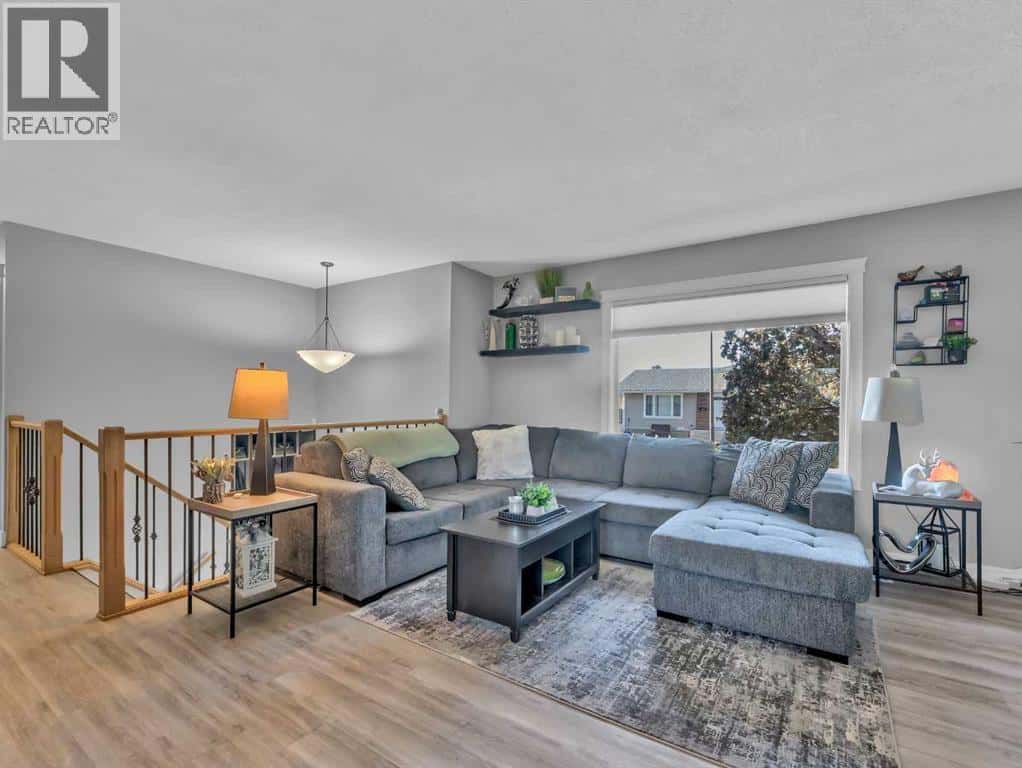 Medicine Hat — Medicine Hat - Photo 3 of 50