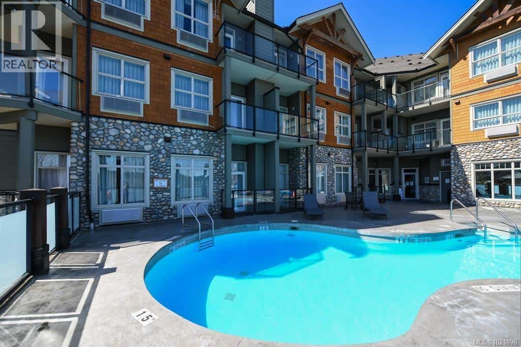 Courtenay — Courtenay - Photo 4 of 50