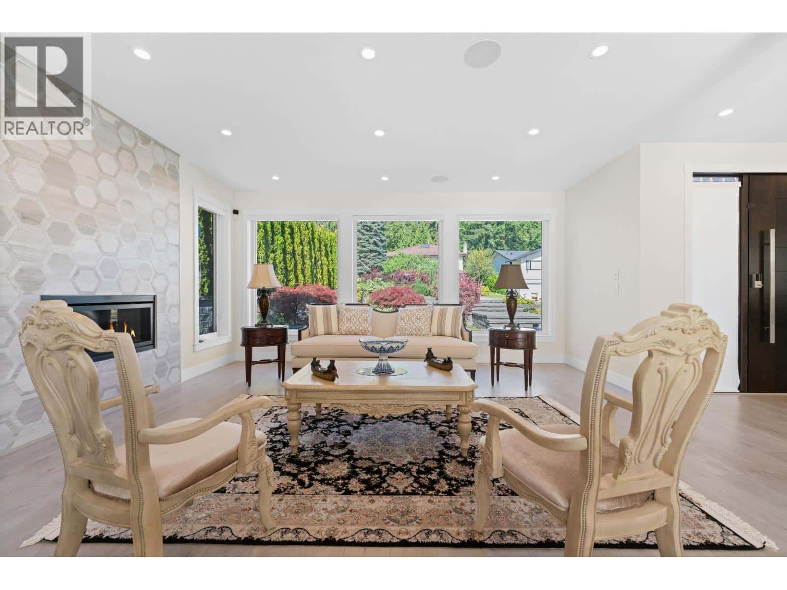 North Vancouver — North Vancouver - Photo 4 of 36