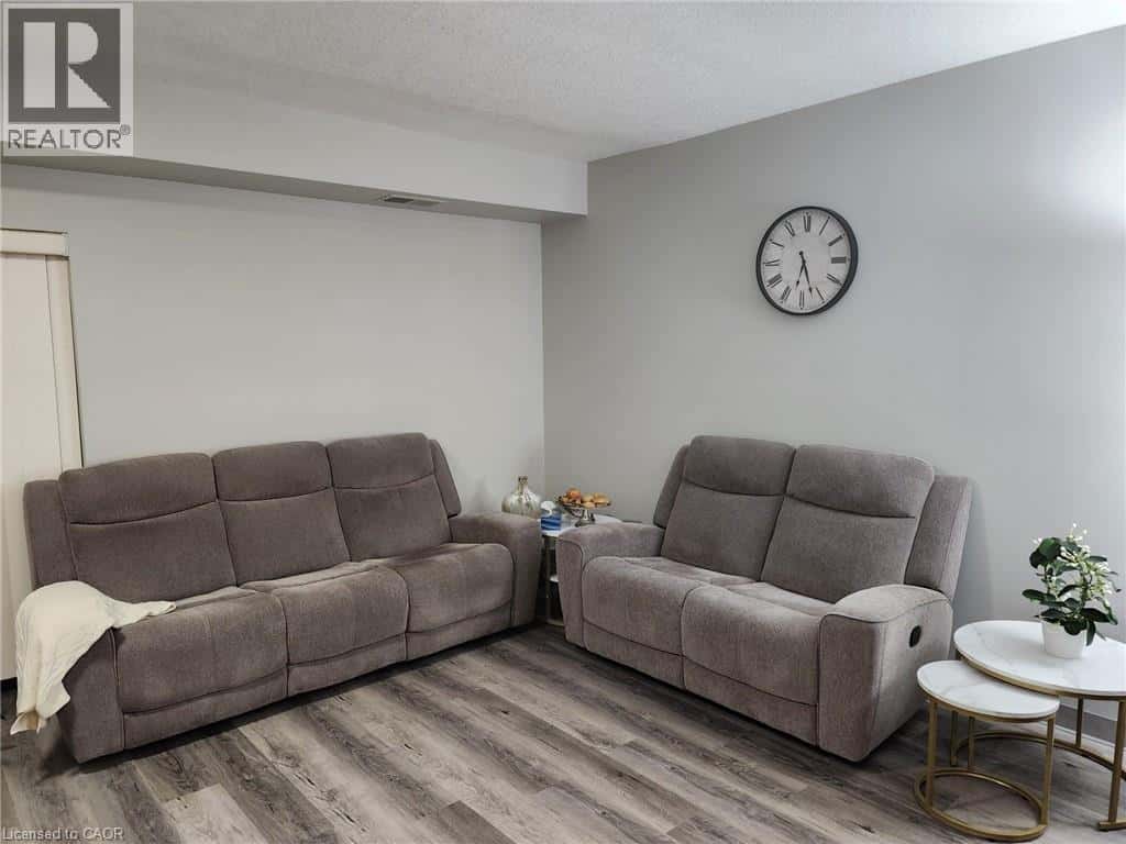 Waterloo — Waterloo - Photo 3 of 13