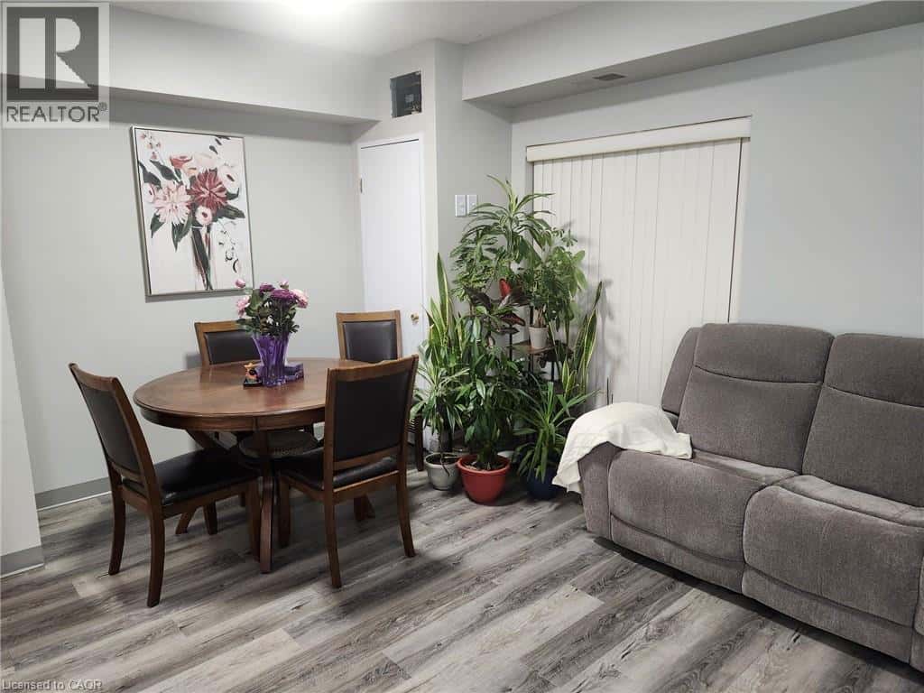 Waterloo — Waterloo - Photo 2 of 13