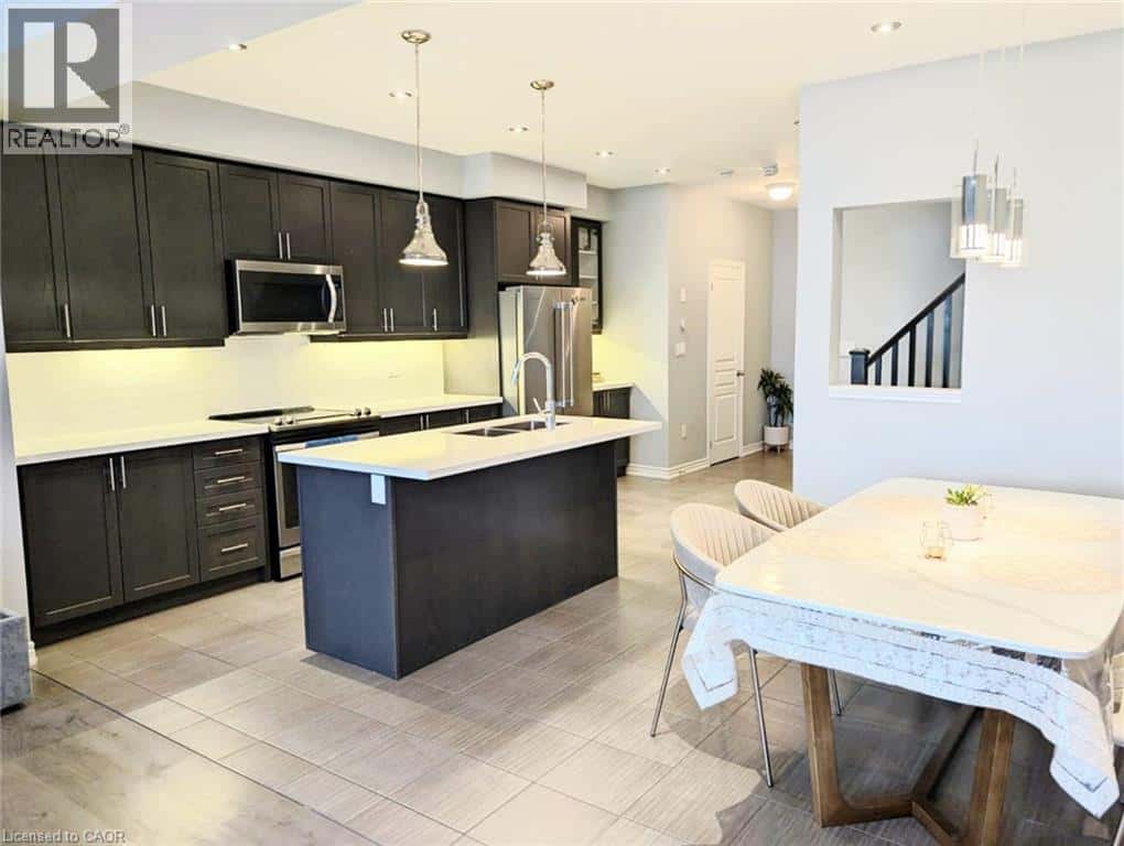 137 LORMONT Boulevard — Stoney Creek - Photo 2 of 31