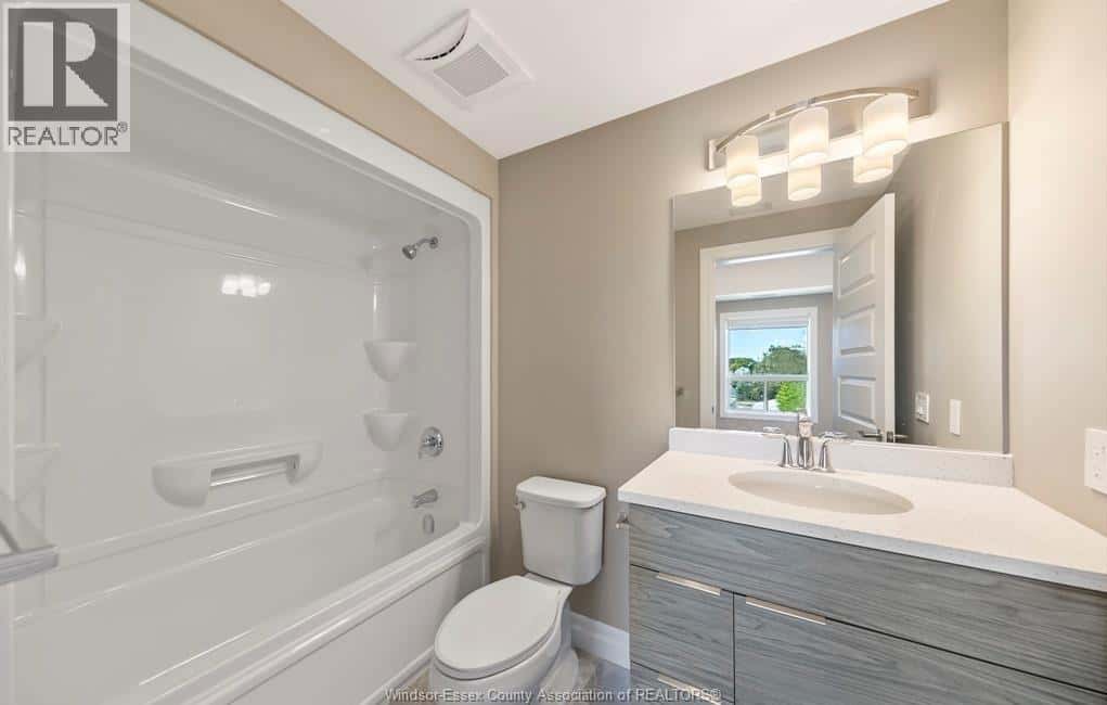 Windsor — Windsor - Photo 5 of 18