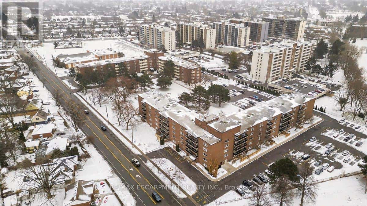 St. Catharines (Fairview) — St. Catharines (Fairview) - Photo 5 of 19