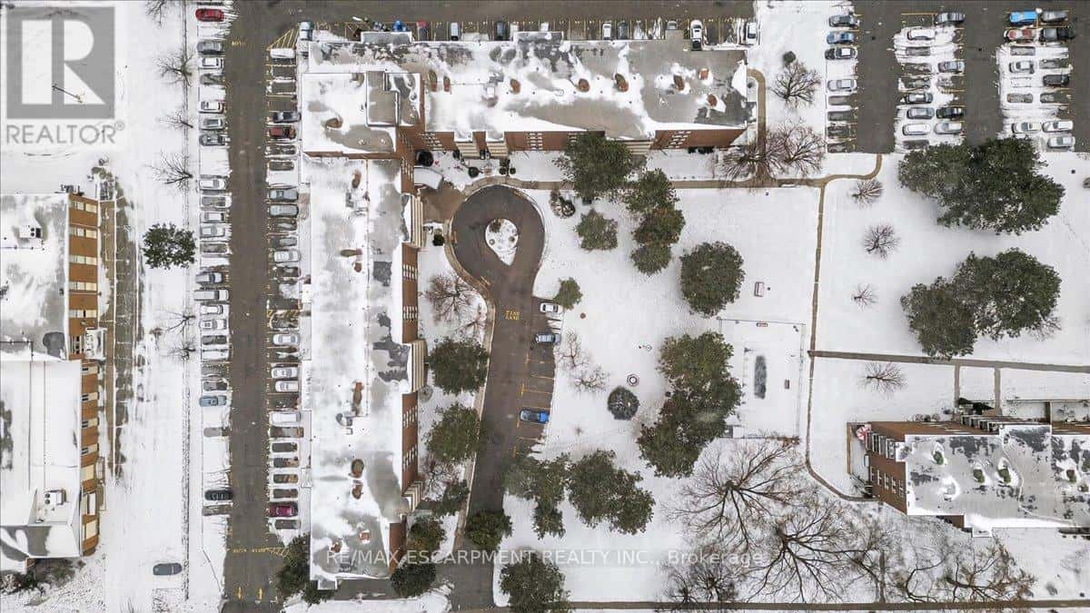 St. Catharines (Fairview) — St. Catharines (Fairview) - Photo 2 of 19