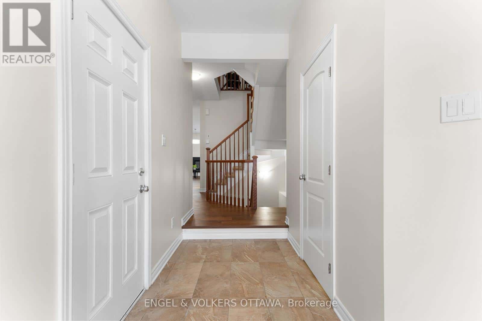 Ottawa — Ottawa - Photo 4 of 39