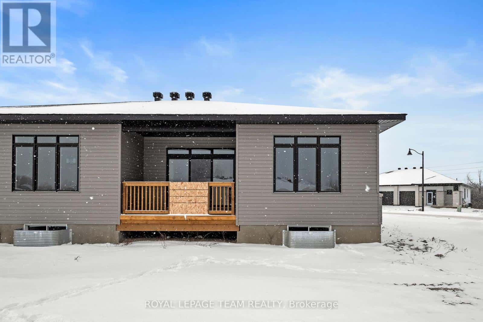 Brockville — Brockville - Photo 5 of 37