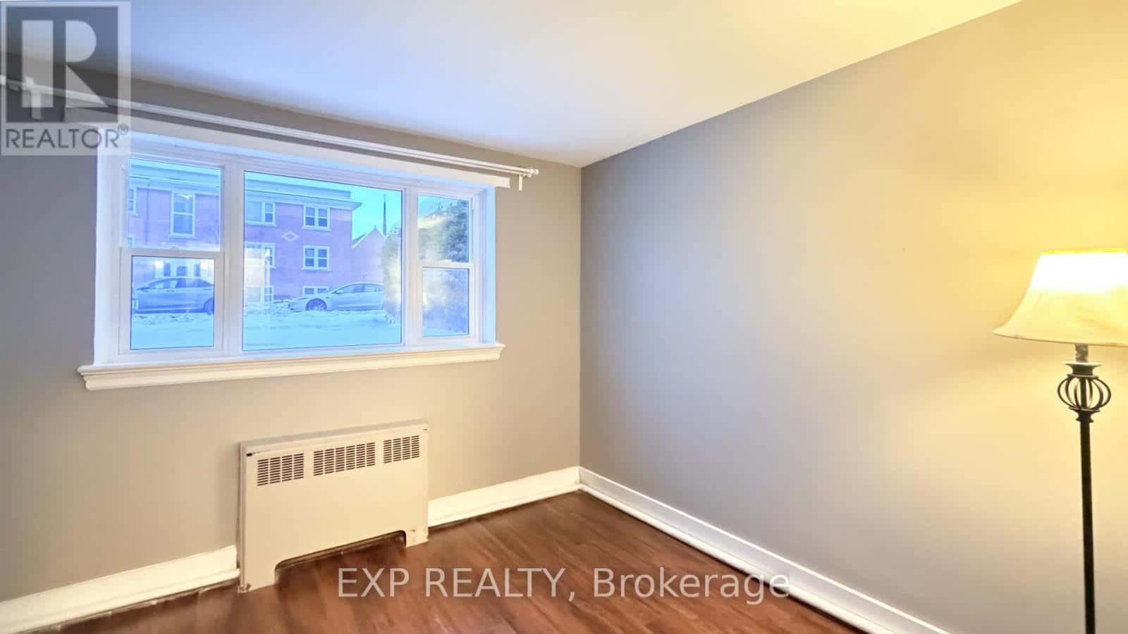 1 - 725 MELBOURNE AVENUE — Ottawa - Photo 2 of 12