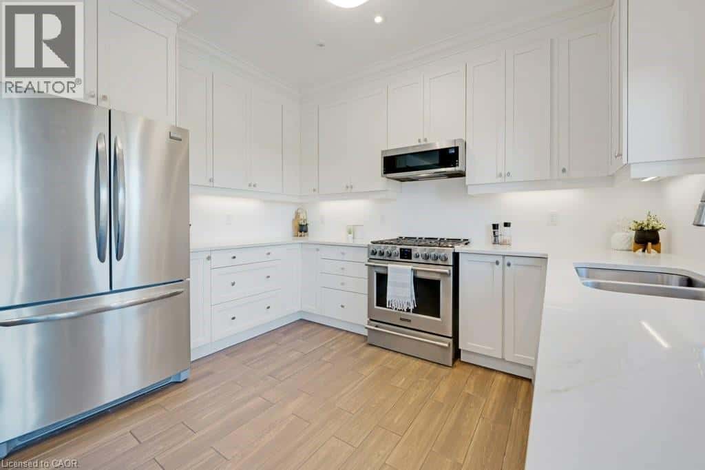 Cambridge — Cambridge - Photo 2 of 50