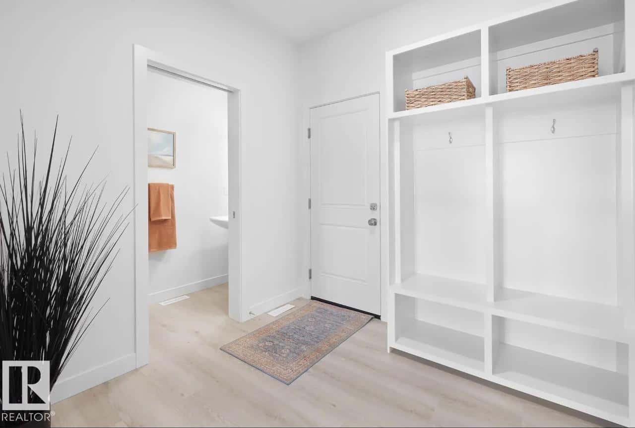 Edmonton — Edmonton - Photo 2 of 13