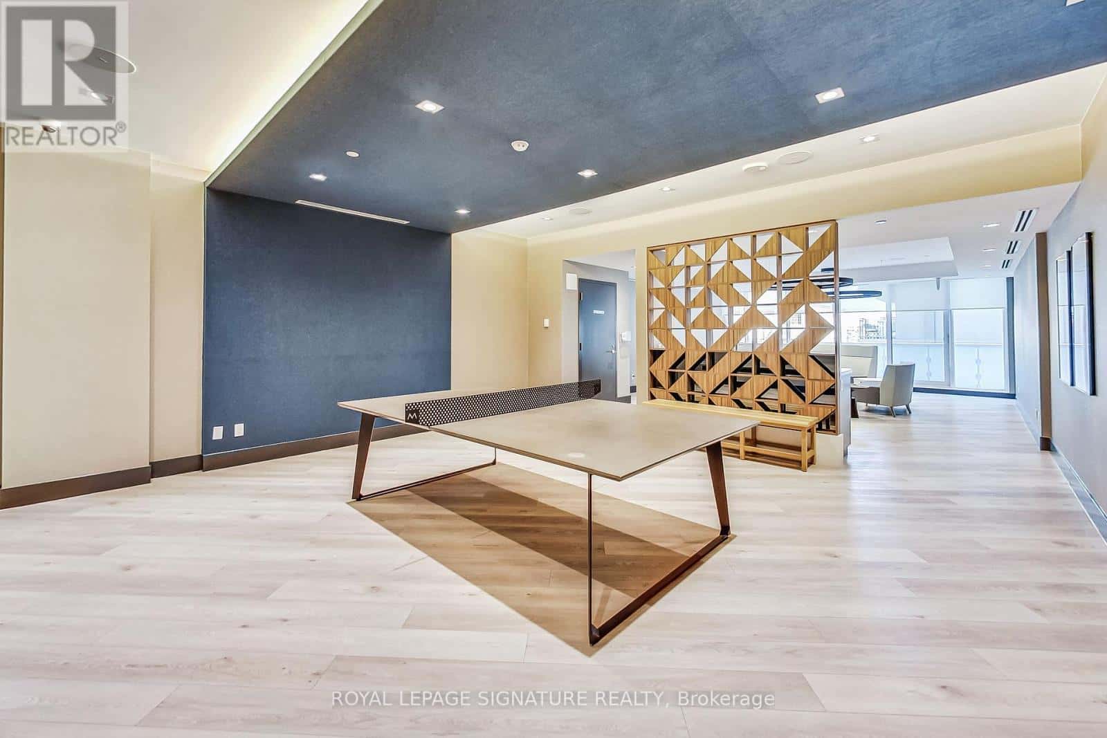 Toronto (Church-Yonge Corridor) — Toronto (Church-Yonge Corridor) - Photo 4 of 36