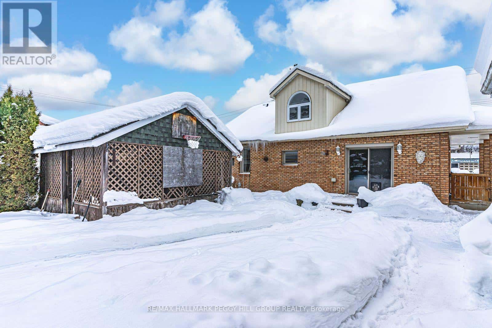 187 MILL STREET — Essa (Angus) - Photo 2 of 22