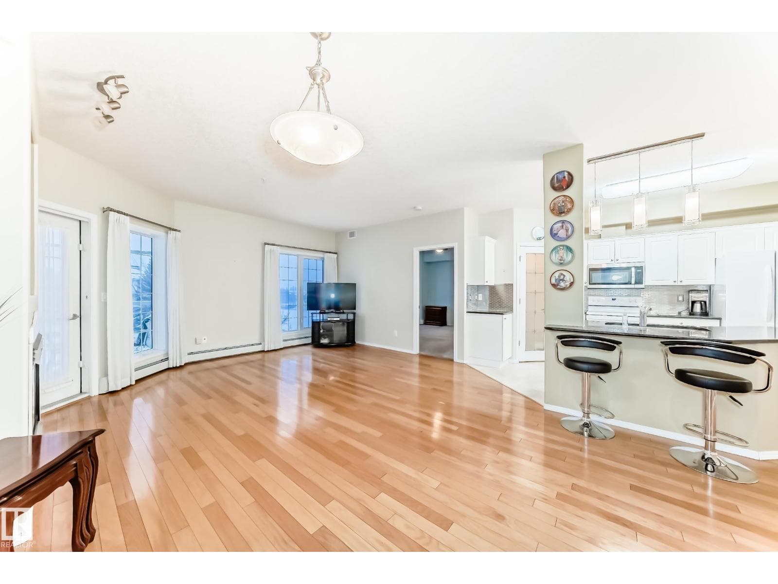 Edmonton — Edmonton - Main photo