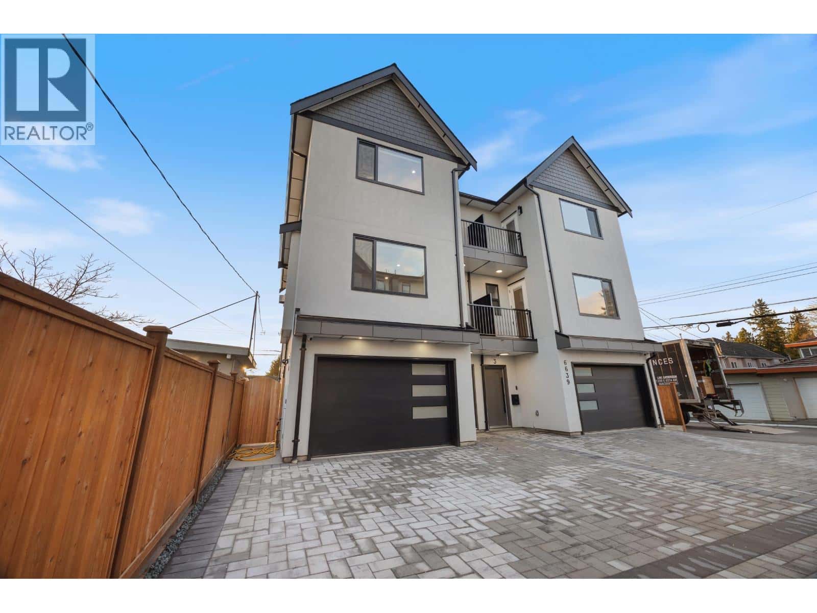 4 6639 ACACIA AVENUE — Burnaby, British Columbia - Photo 3 of 40