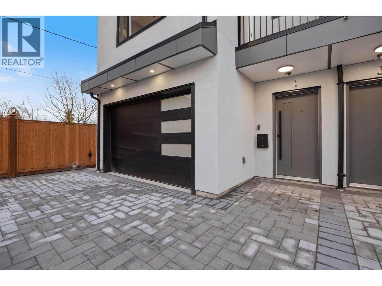 4 6639 ACACIA AVENUE — Burnaby, British Columbia - Photo 5 of 40