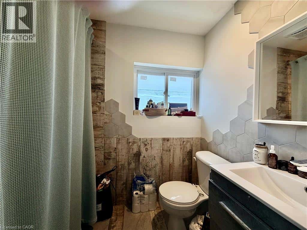 Kitchener — Kitchener - Photo 2 of 17