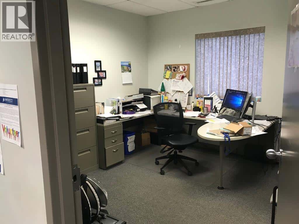 11491 98 Avenue — Grande Prairie - Photo 5 of 18