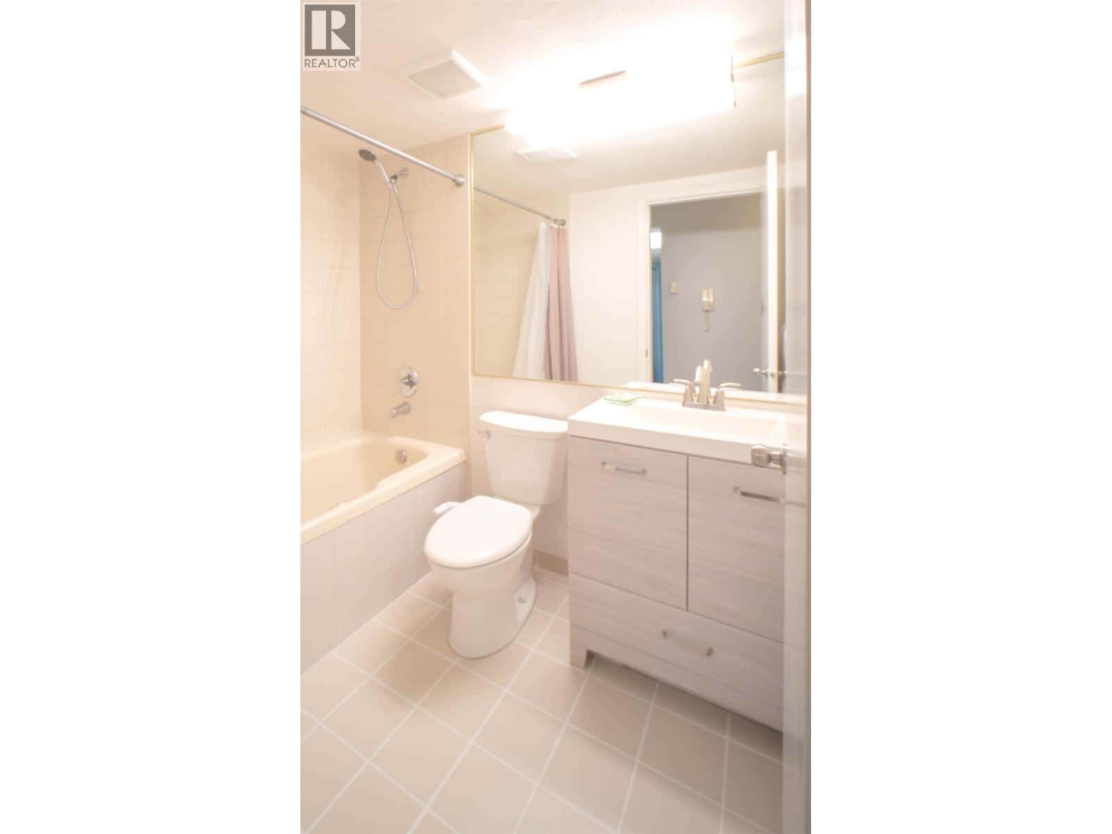 411 2915 GLEN DRIVE — Coquitlam, British Columbia - Photo 5 of 14