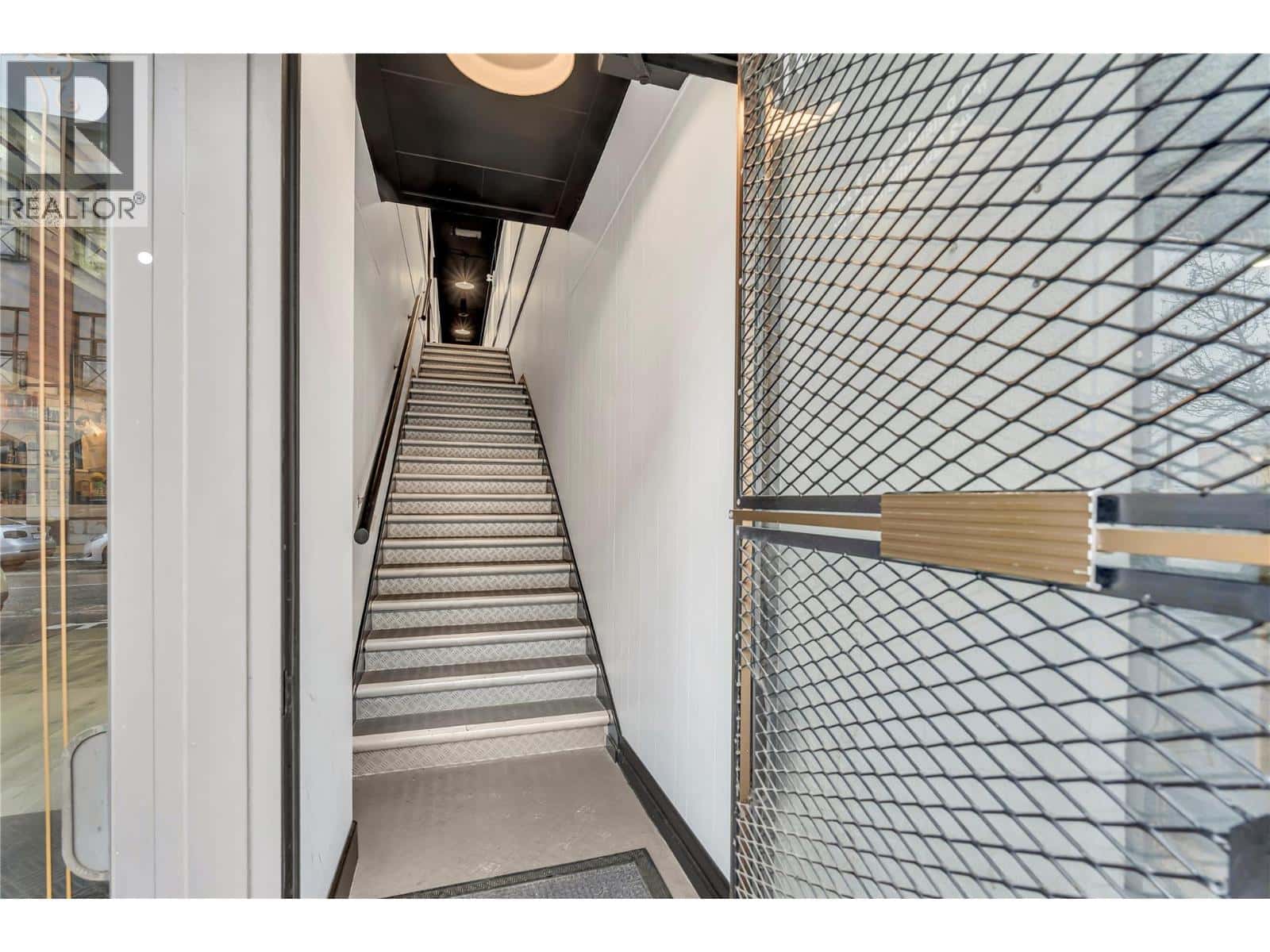 376 Main Street Unit# 2 — Penticton - Photo 3 of 19