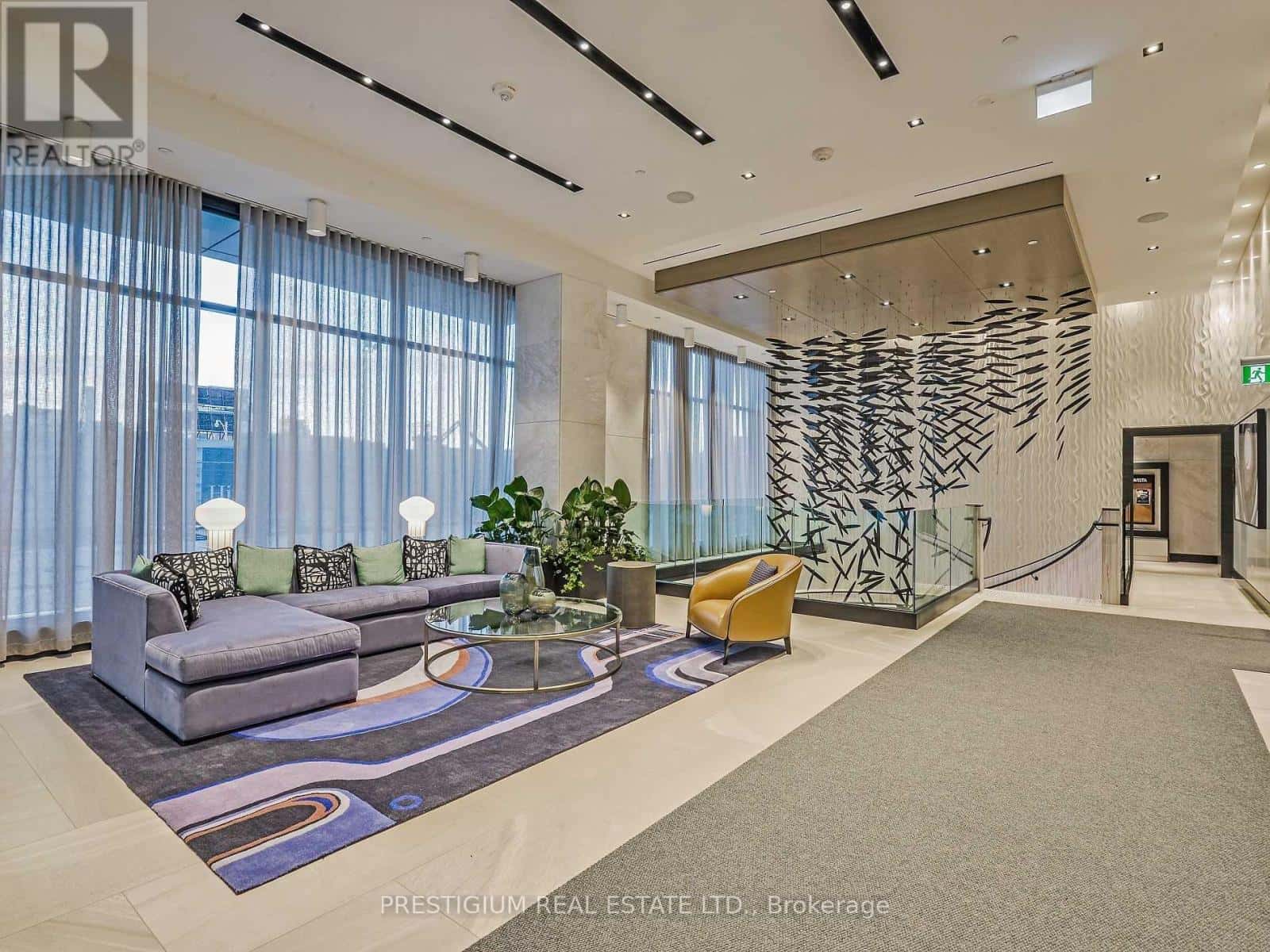 Toronto (Waterfront Communities) — Toronto (Waterfront Communities) - Photo 2 of 20