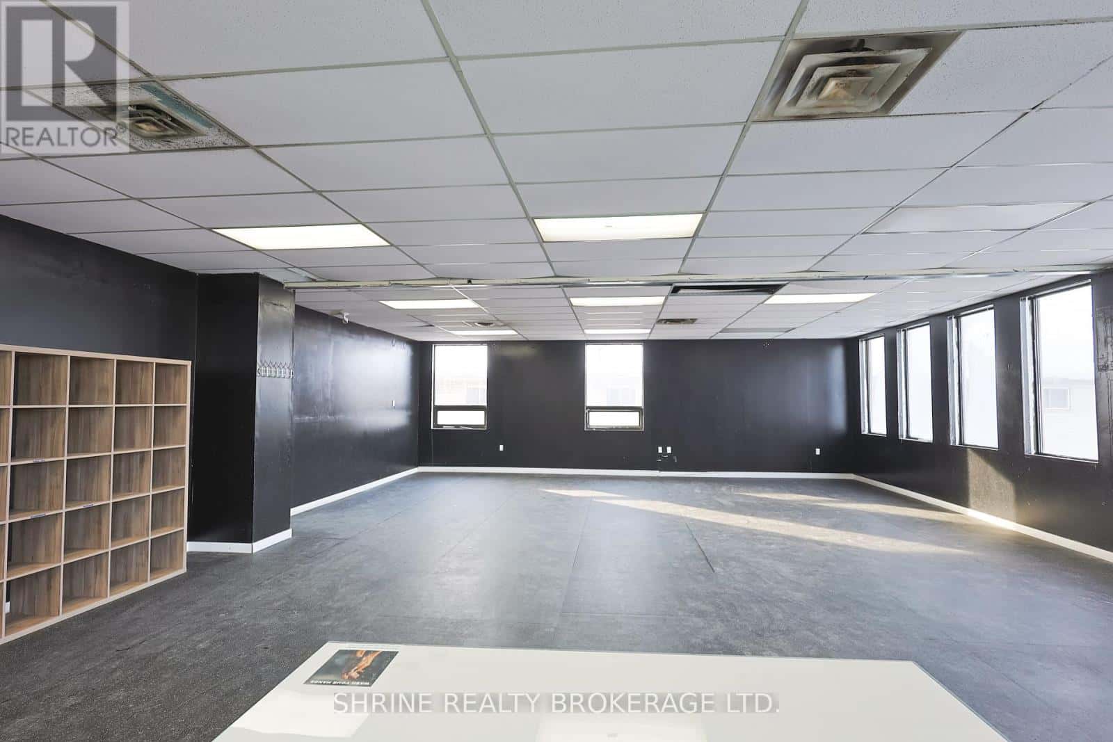 London South (South O) — London South (South O) - Photo 4 of 27