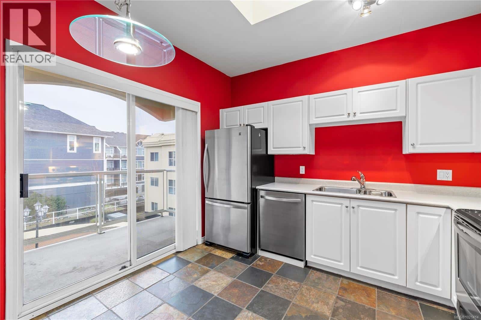 406 220 ISLAND Hwy W — Parksville, British Columbia - Photo 5 of 53