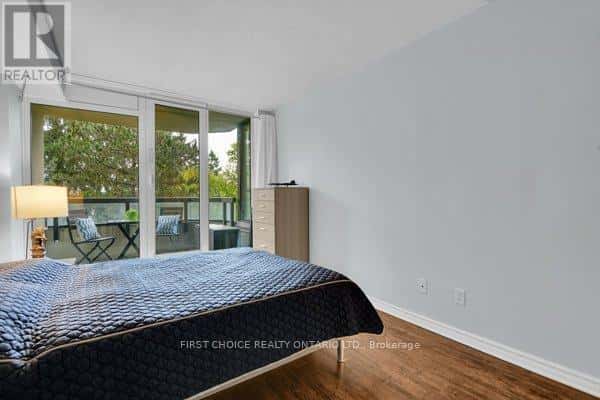 Ottawa — Ottawa - Photo 5 of 44