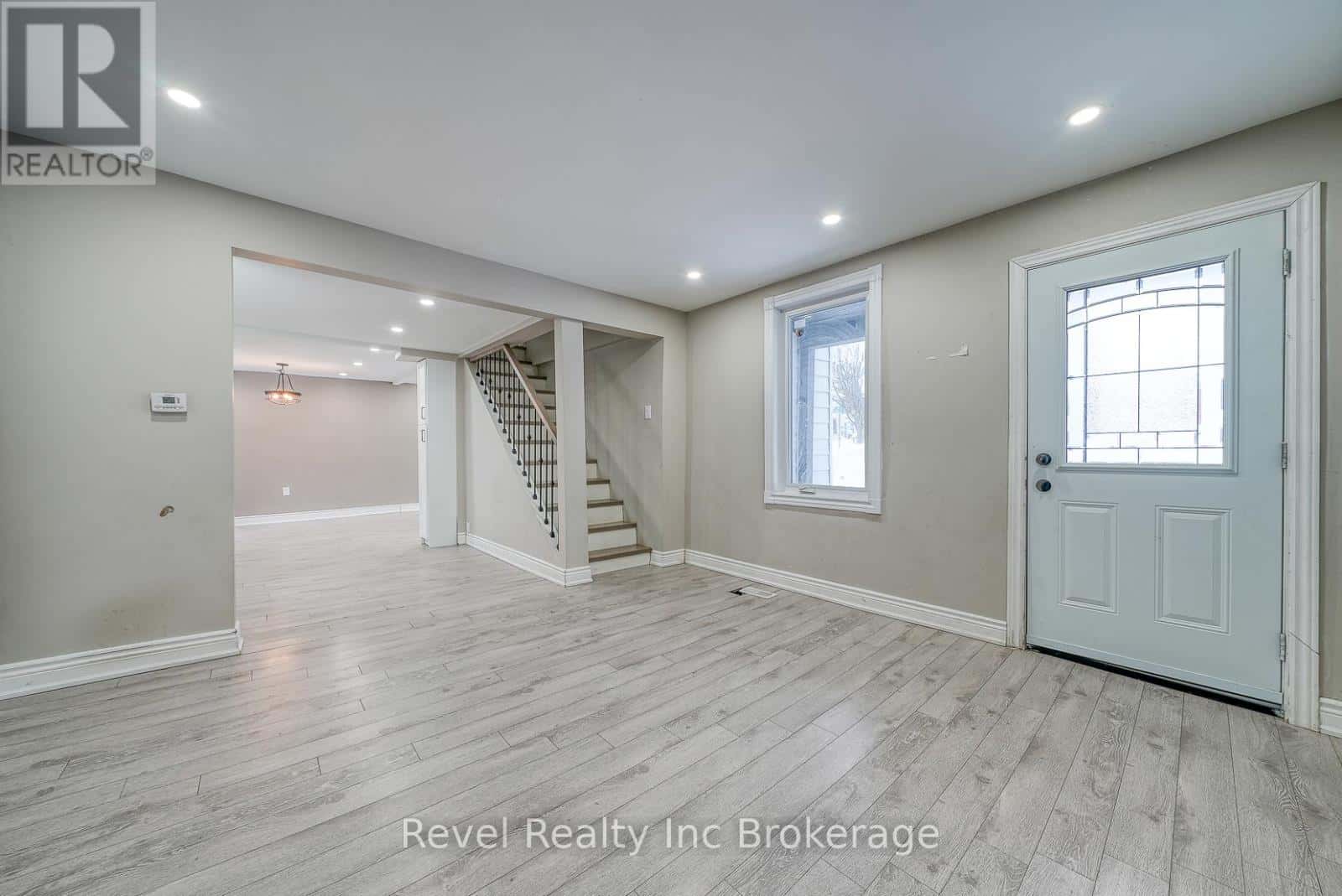 123 CHARLES STREET E — Ingersoll (Ingersoll - South), Ontario - Photo 5 of 32