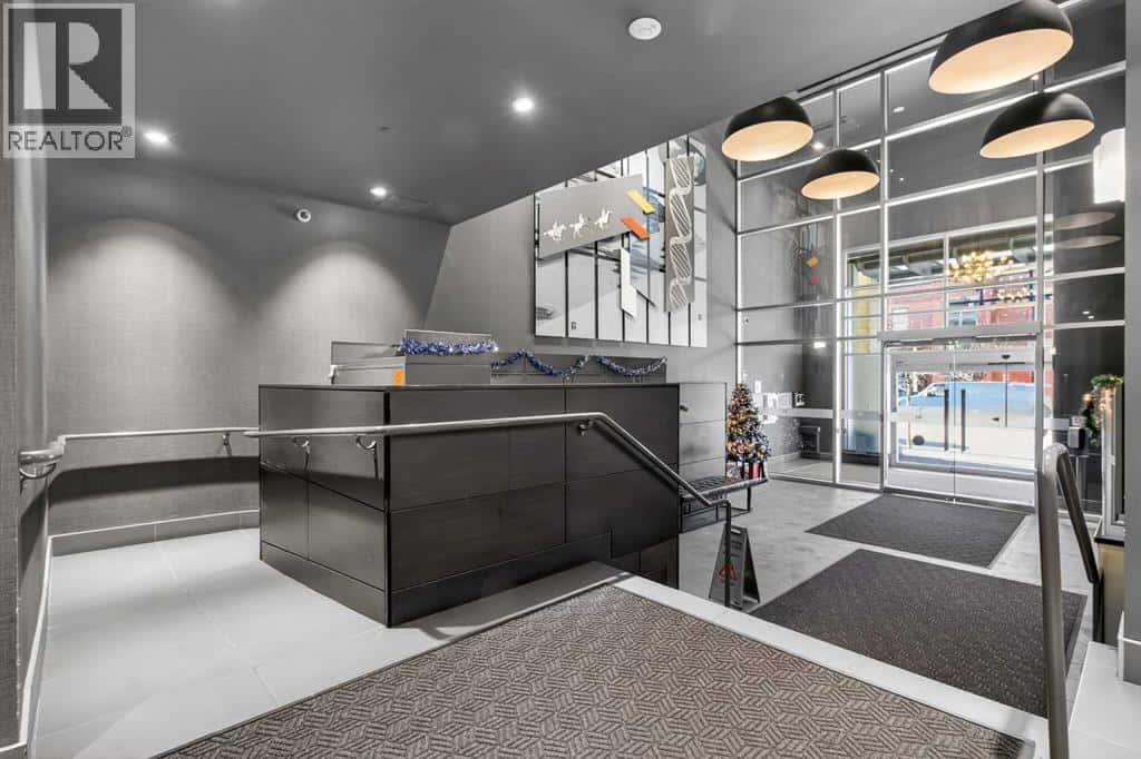 Calgary — Calgary - Photo 4 of 33