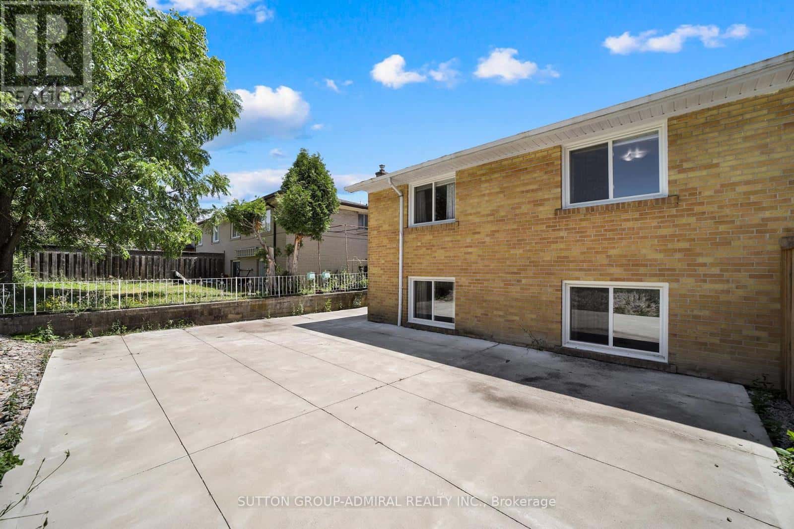 Toronto (York University Heights) — Toronto (York University Heights) - Photo 5 of 41